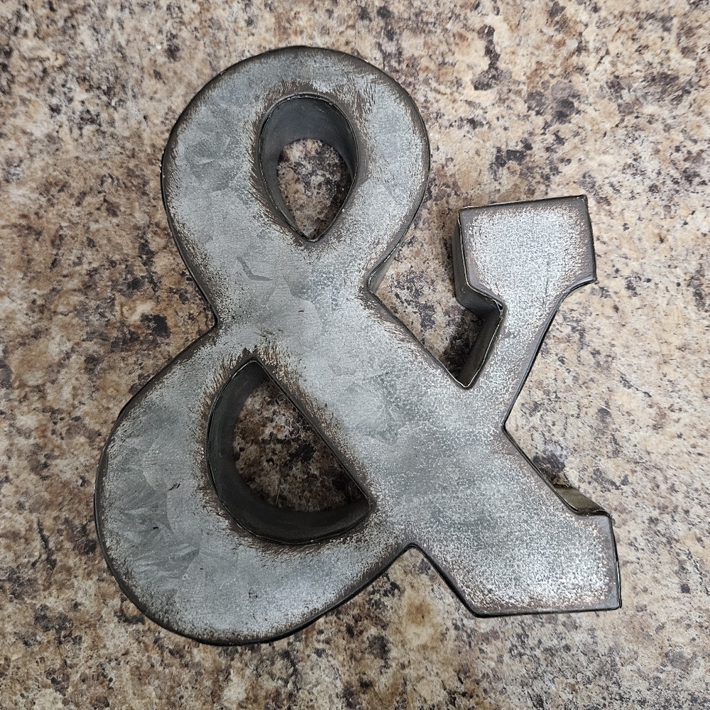 Metallic Ampersand Decor